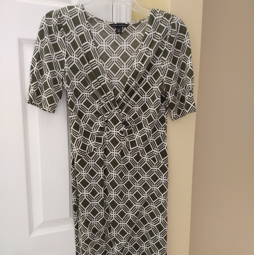 Banana Republic Short Sleeves Knee Length Dress